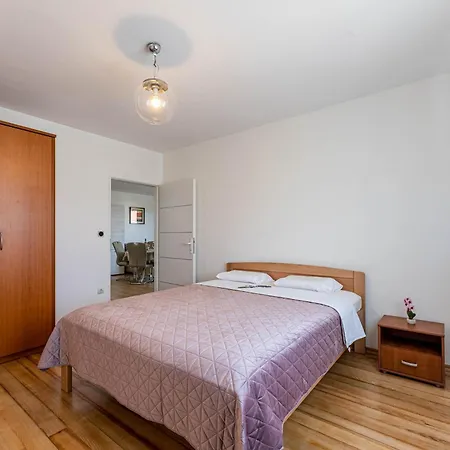 Darko, * Pjescana Uvala