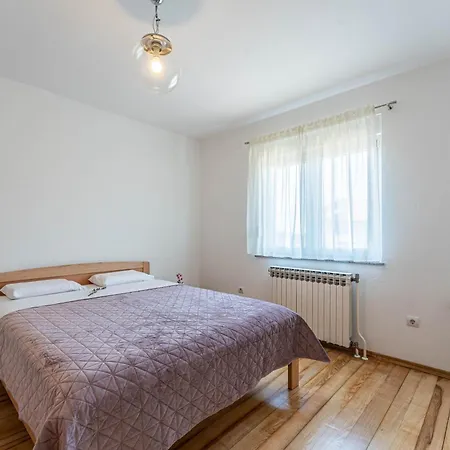 Darko, Pjescana Uvala