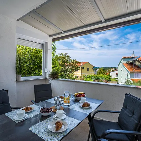 Darko, * Pjescana Uvala