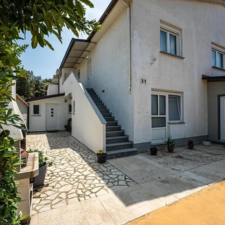 Darko, Pjescana Uvala