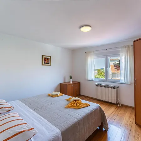 Darko, Pjescana Uvala