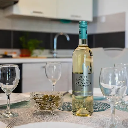 Darko, Pjescana Uvala