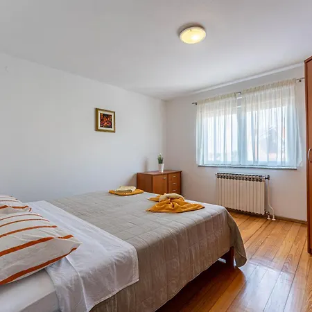 Darko, Apartament Pjescana Uvala